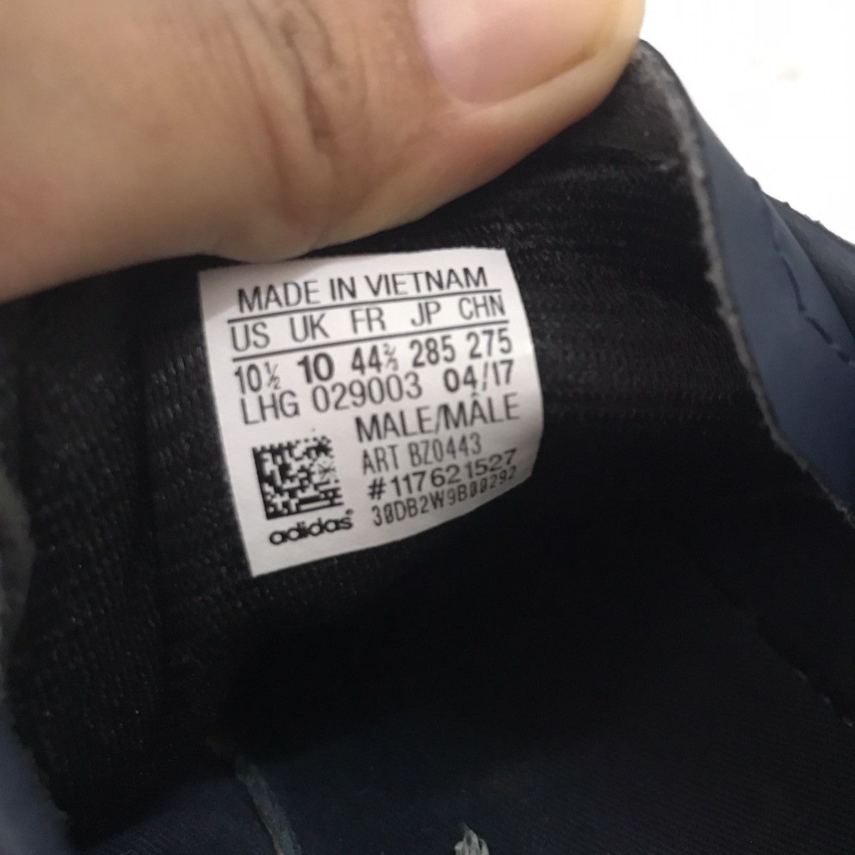 Adidas Adidas court vantage Size US 10.5 / EU 43-44 - 14 Thumbnail