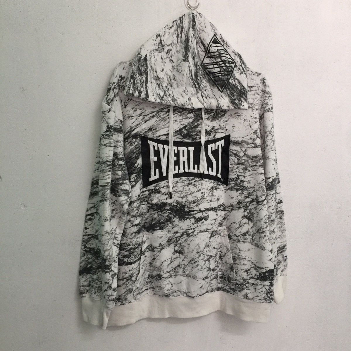 Everlast Everlast hoodie big logo spell out abstract design Size US L / EU 52-54 / 3 - 4 Thumbnail