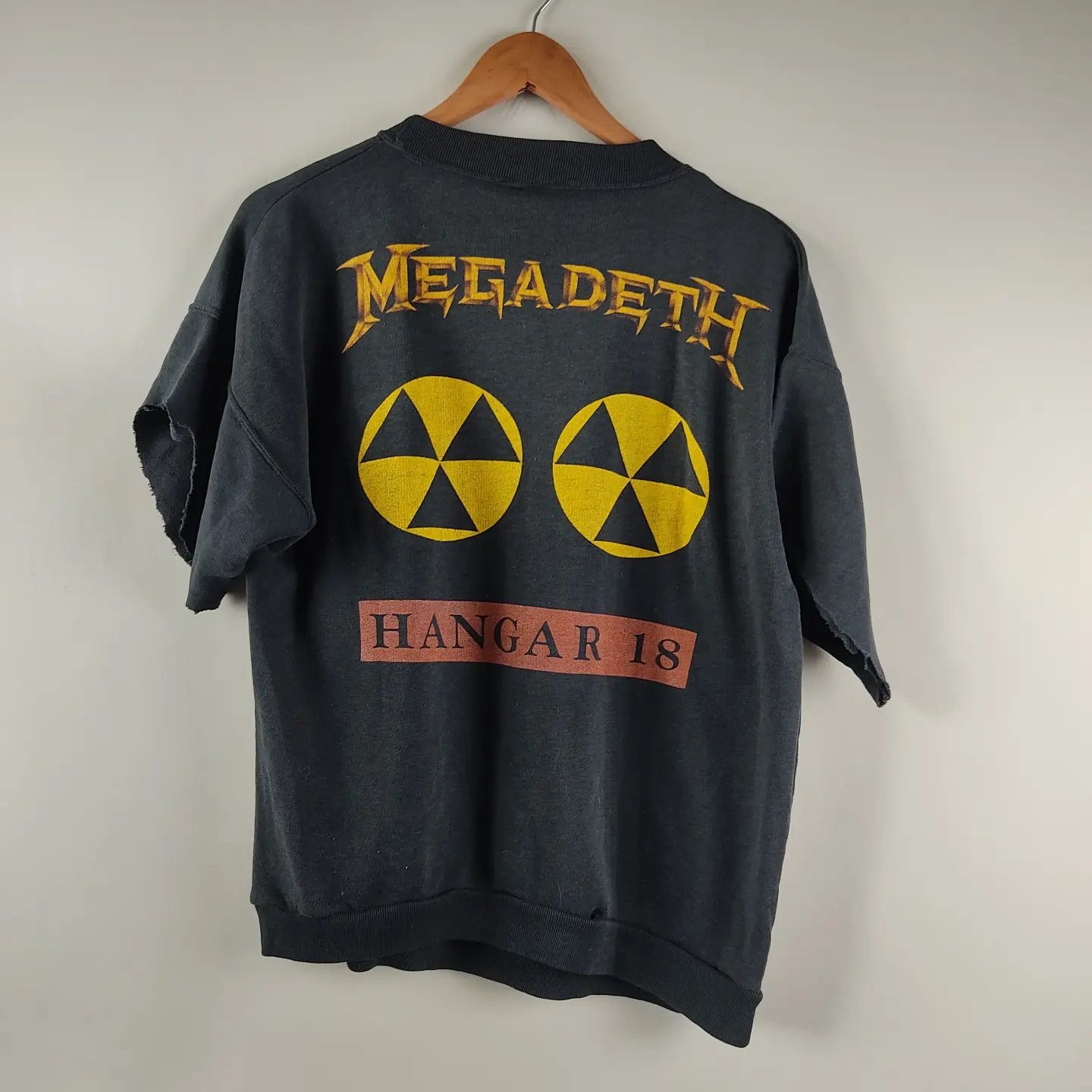 Band Tees × Megadeth × Vintage 1991 Megadeth Vic Rattlehead Hangar 18 Size US L / EU 52-54 / 3 - 5 Thumbnail