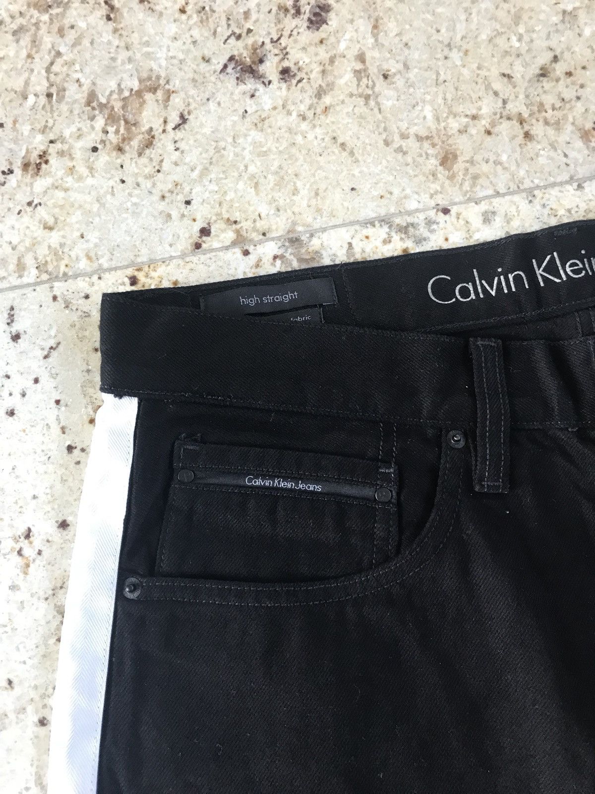 Calvin Klein 30-31-32-34-36 / High Waisted Black Denim With White Trim Size US 34 / EU 50 - 4 Thumbnail