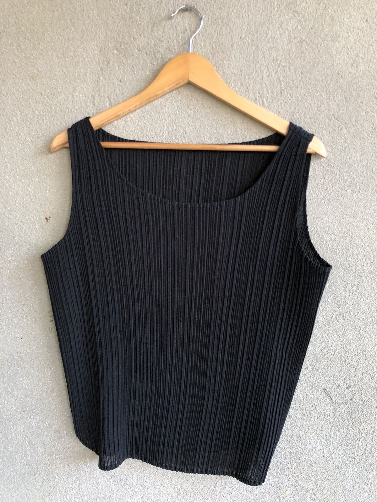 Vintage PASADENA ROSE Pleated Tank Top