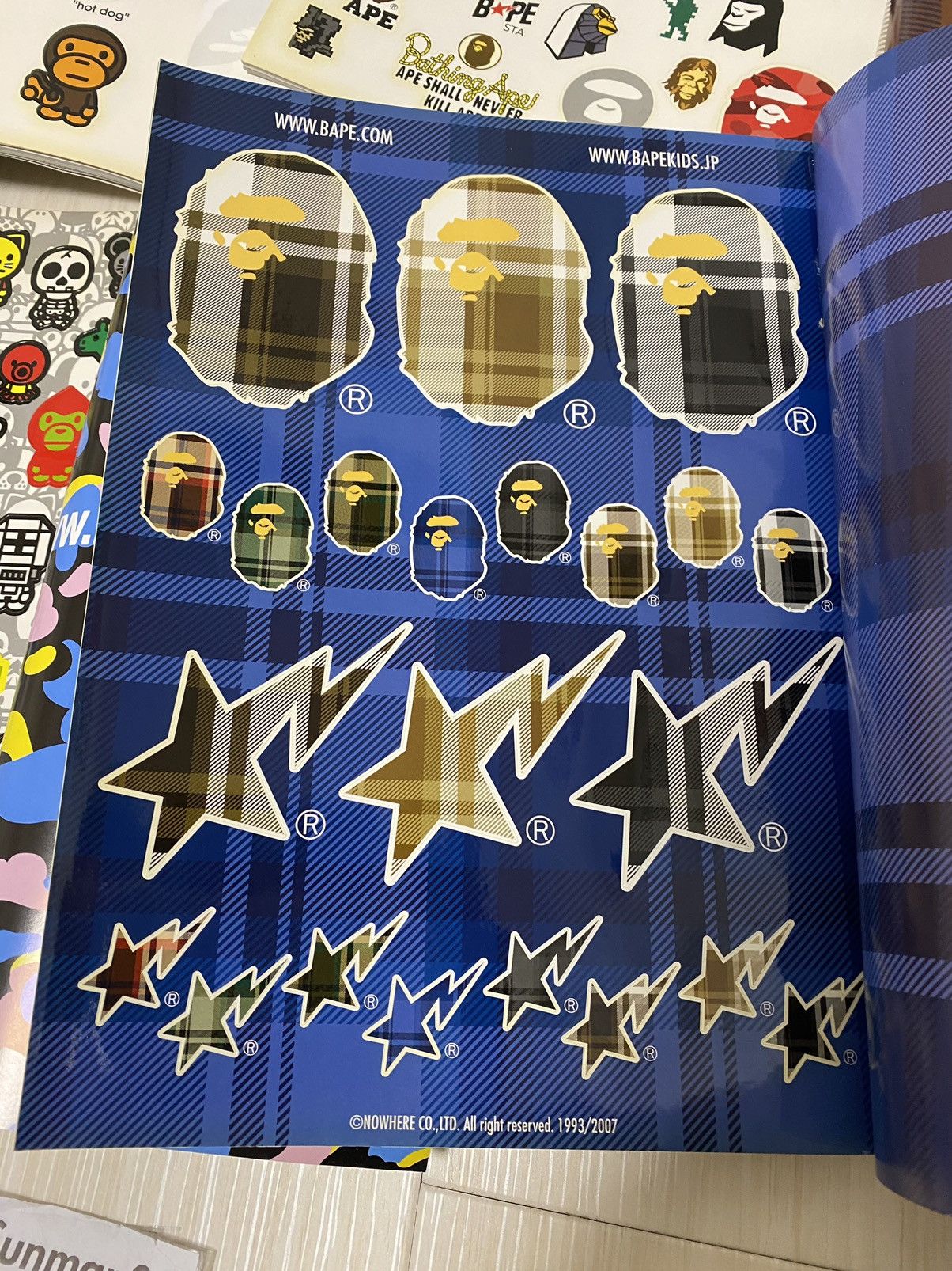 Bape A Bathing Ape Magazine 2005 2006 2007 set with sticker Size ONE SIZE - 3 Thumbnail