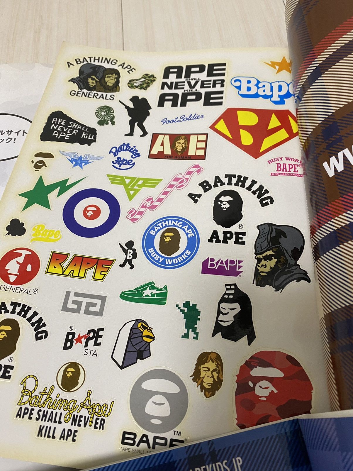 Bape A Bathing Ape Magazine 2005 2006 2007 set with sticker Size ONE SIZE - 6 Thumbnail