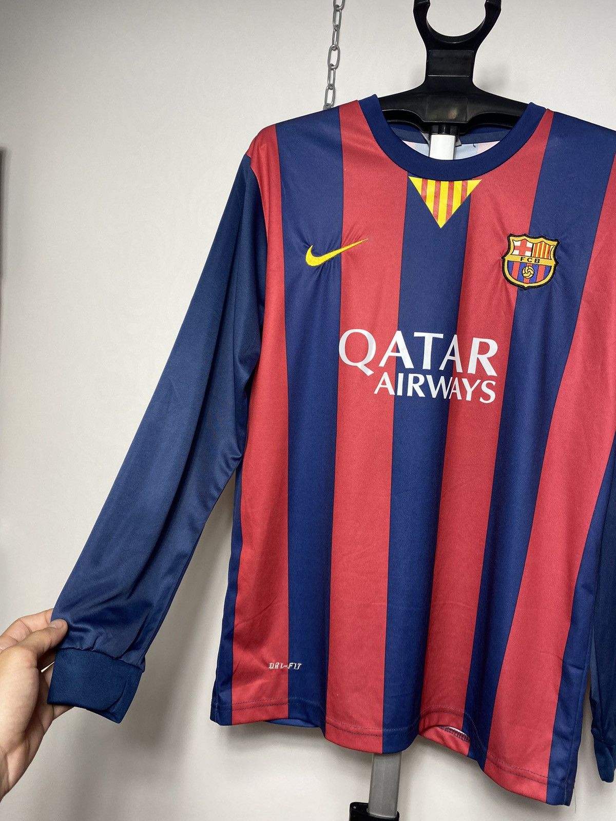 Vintage Vintage Barcelona Messi #10 long sleeve jersey size S Size US S / EU 44-46 / 1 - 6 Thumbnail