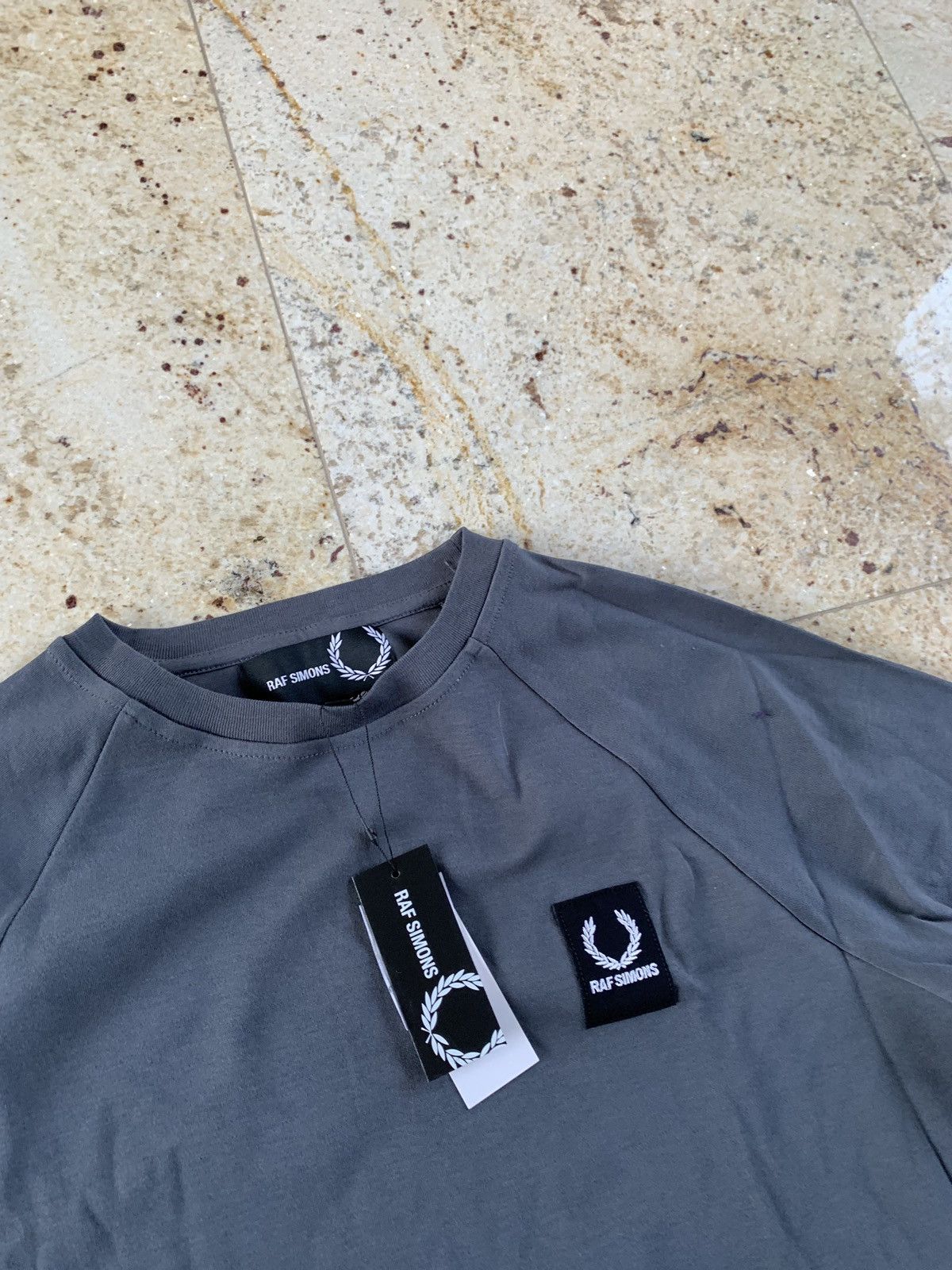 Raf Simons Grey Raglan Tee, SS Size US M / EU 48-50 / 2 - 5 Thumbnail