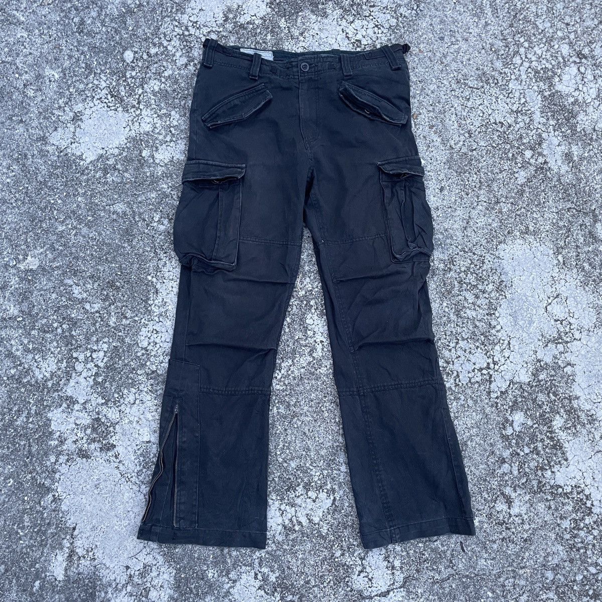 image of Archival Clothing Unbranded Multipocket Trousers Tactical Cargo Pants in Black, Men's (Size 33)
