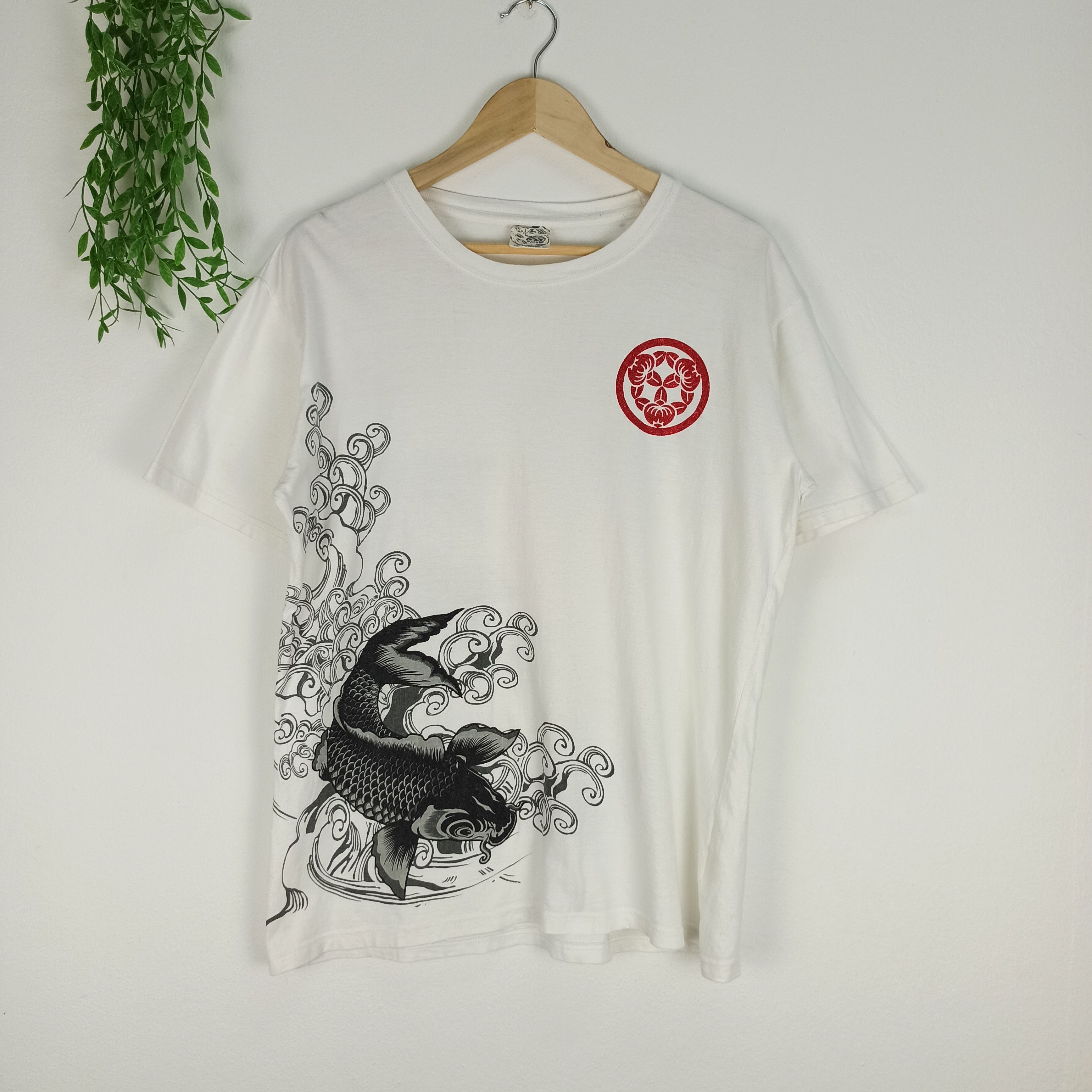 Japanese Brand Rare Sukajan Fish Koi Over Printed Tshirt Size US L / EU 52-54 / 3 - 4 Thumbnail