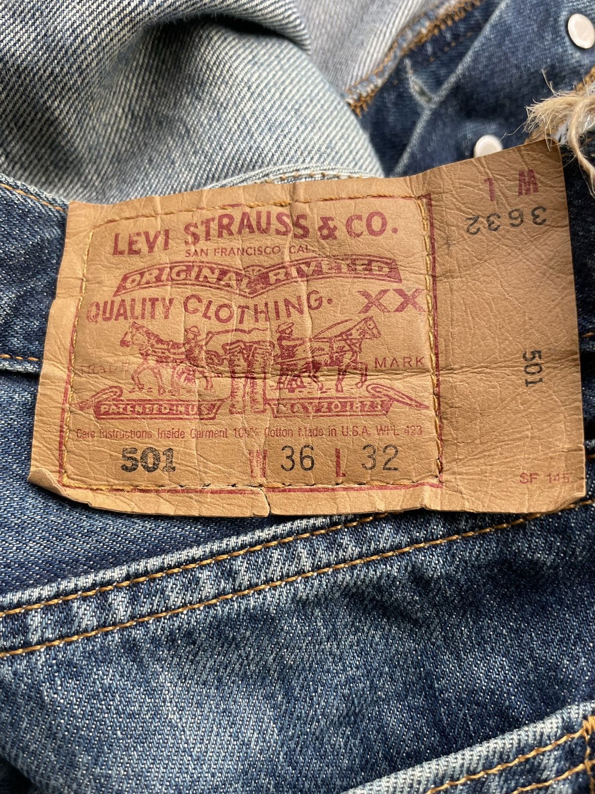 Levi's Vintage Levi’s 501 1998 Usa Aging Faded Distressed Size US 35 - 11 Thumbnail