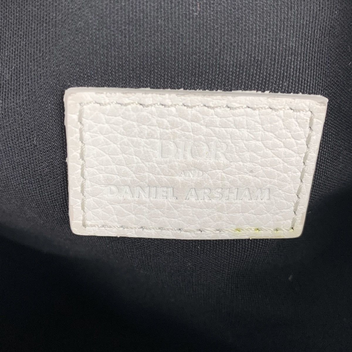 Daniel Arsham × Dior Christian Dior x Daniel Arsham White Leather Roller Bag Size ONE SIZE - 9 Thumbnail