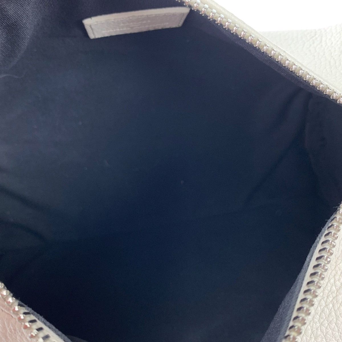 Daniel Arsham × Dior Christian Dior x Daniel Arsham White Leather Roller Bag Size ONE SIZE - 10 Thumbnail