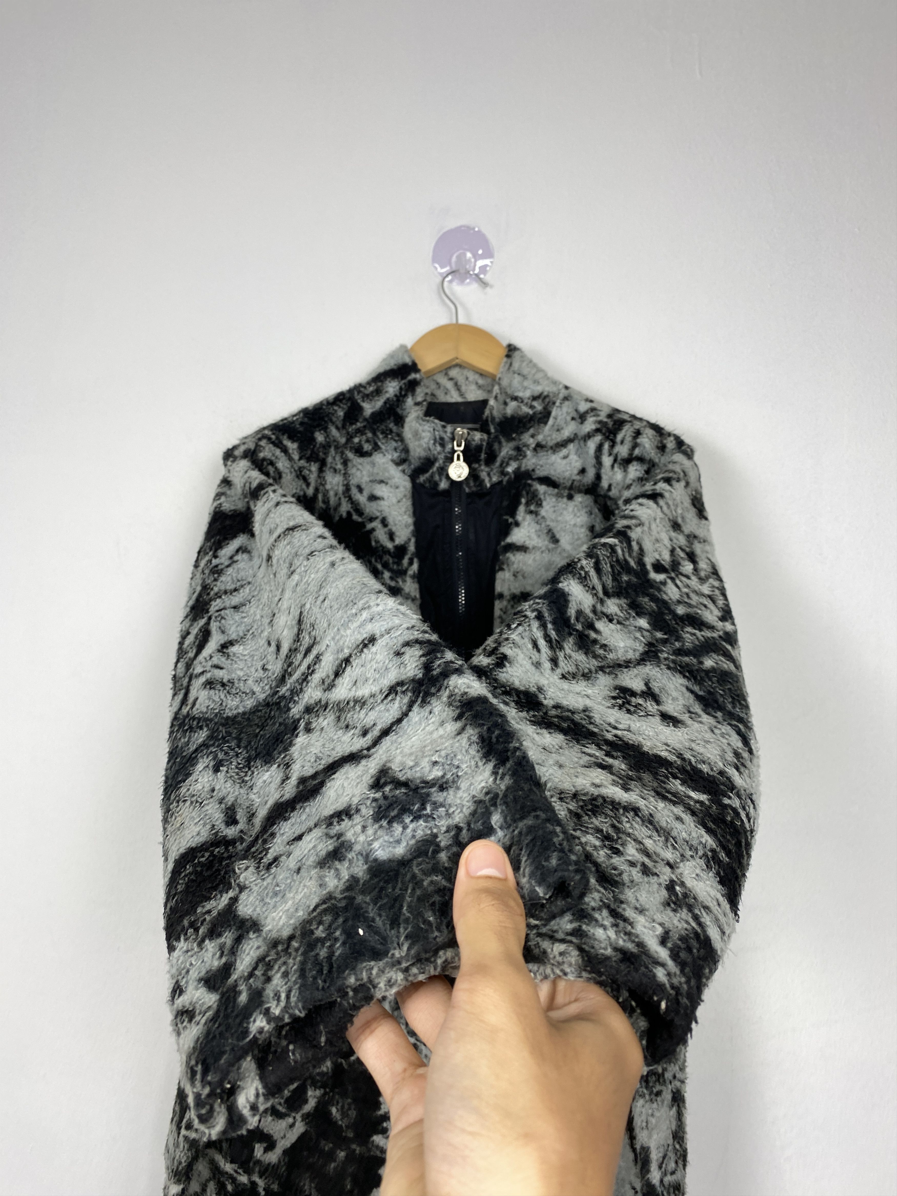 Japanese Brand Vintage A.VERSACE Abstract Pattern Fleece Jacket Size US L / EU 52-54 / 3 - 7 Thumbnail