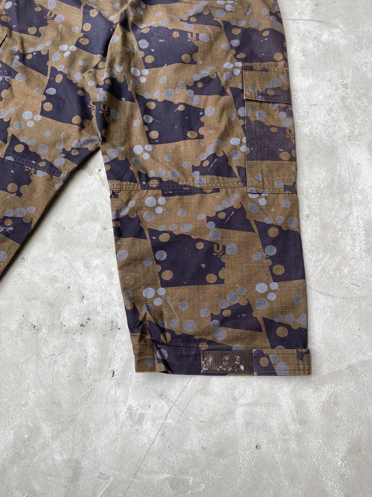 Undercover × Wtaps 2001 Undercover x Wtaps Multi-Camo Cropped Cargo Pants Size US 33 - 6 Thumbnail