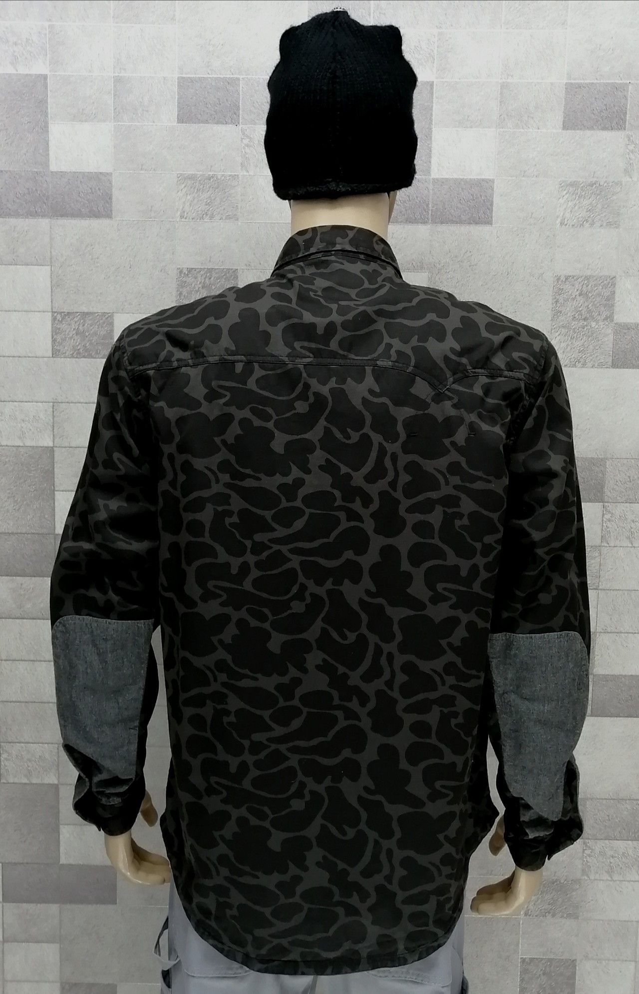 10 Deep 10DEEP Military Black Camo Shirt Elbow Patch BAPE Style Size US M / EU 48-50 / 2 - 3 Thumbnail