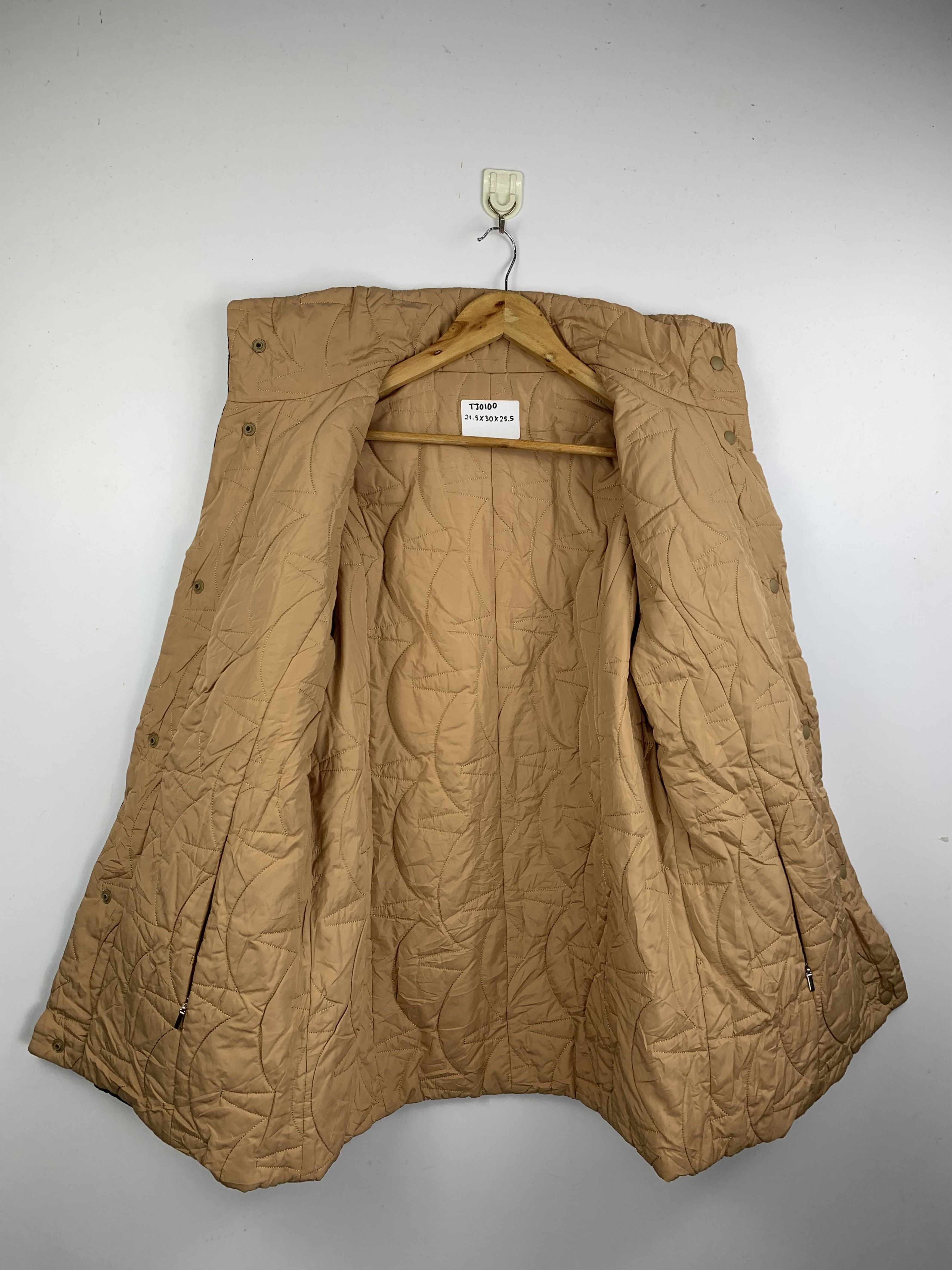 Japanese Brand Vintage Japanese BEPRECIOUS Button Up Waterproof Jacket Size US L / EU 52-54 / 3 - 5 Thumbnail