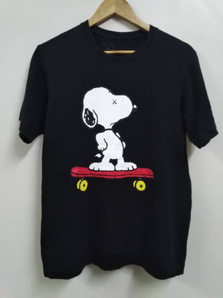 Kaws × Peanuts Vintage Kaws X Peanuts T Shirt X Uniqlo Like New Size US M / EU 48-50 / 2 - 1 Thumbnail
