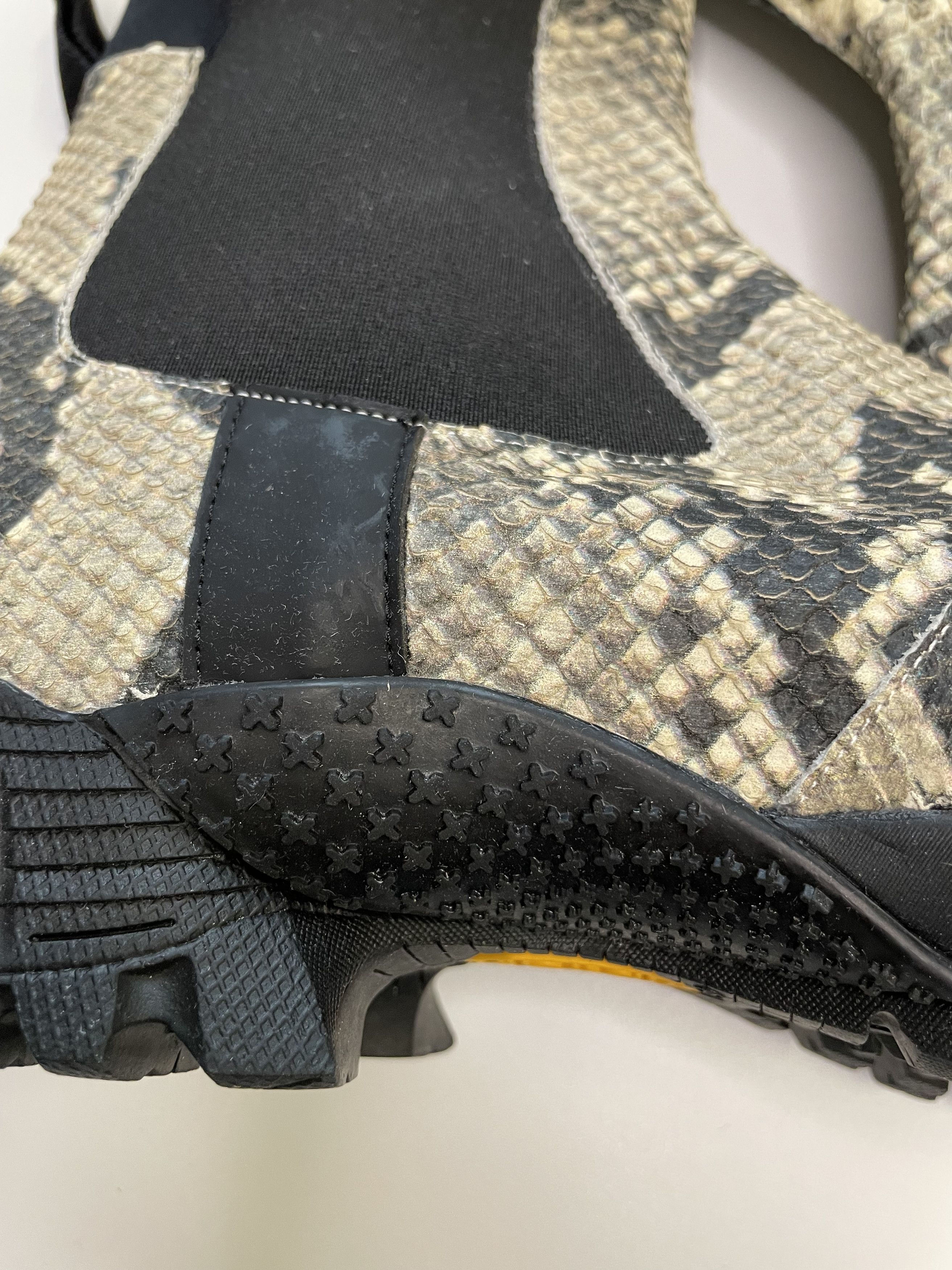 1017 ALYX 9SM × Vibram 1017 ALYX 9SM Vibram Chelsea Boots (0964) Size US 10 / EU 43 - 13 Thumbnail