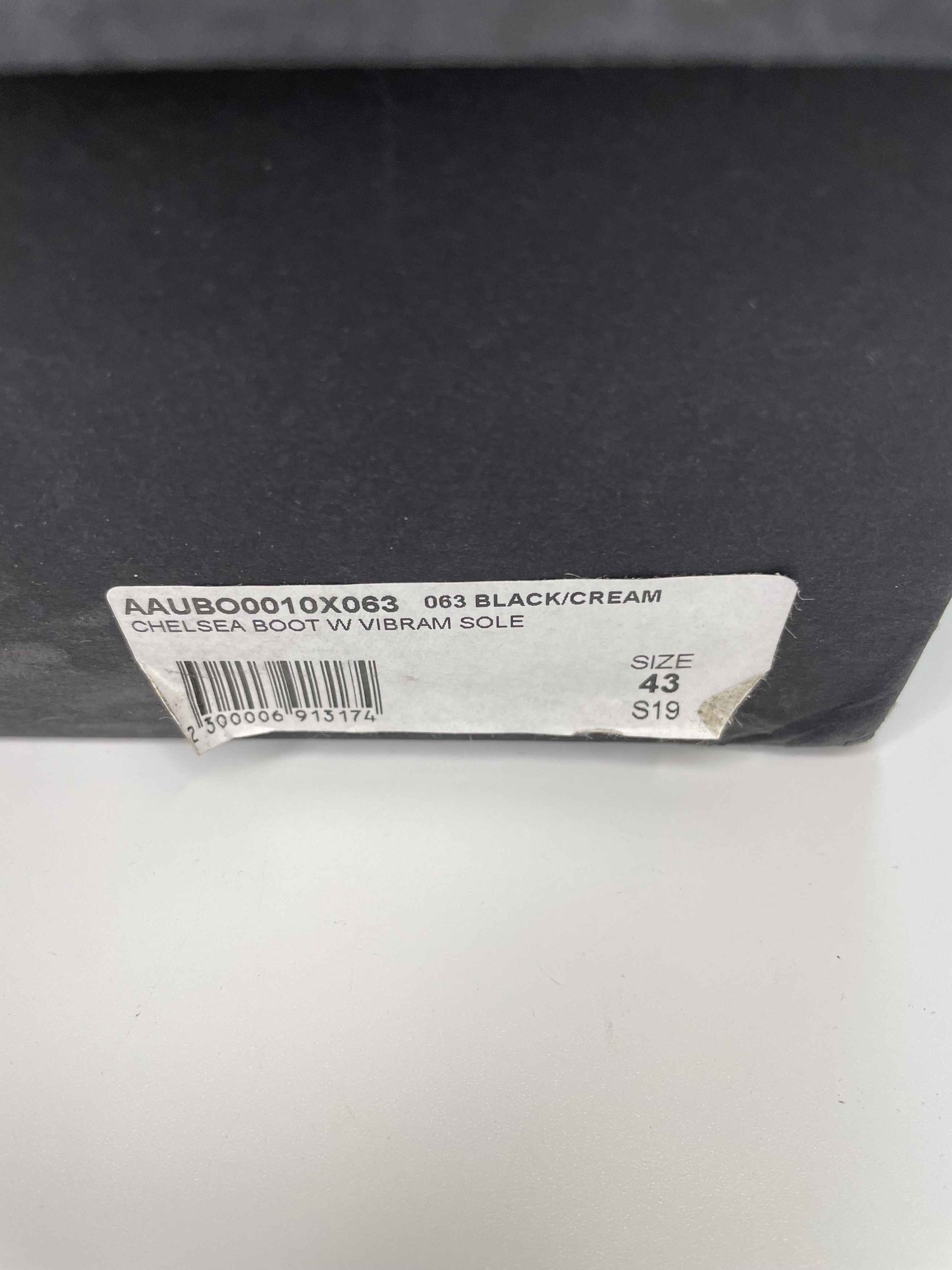 1017 ALYX 9SM × Vibram 1017 ALYX 9SM Vibram Chelsea Boots (0964) Size US 10 / EU 43 - 9 Thumbnail