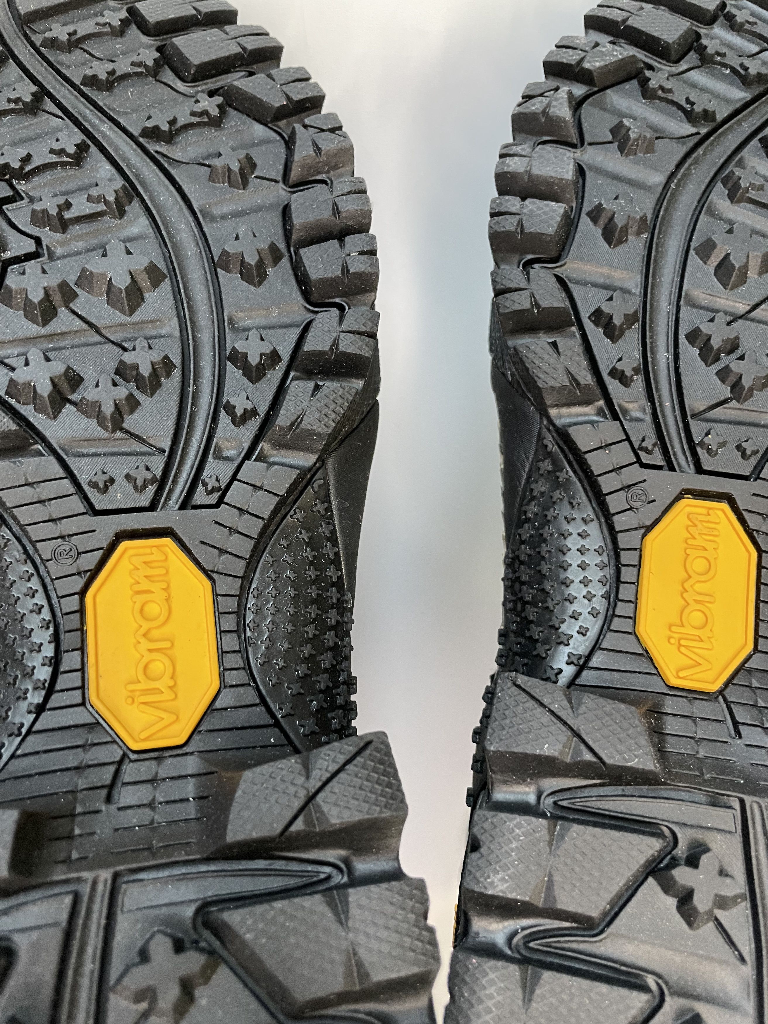 1017 ALYX 9SM × Vibram 1017 ALYX 9SM Vibram Chelsea Boots (0964) Size US 10 / EU 43 - 18 Thumbnail