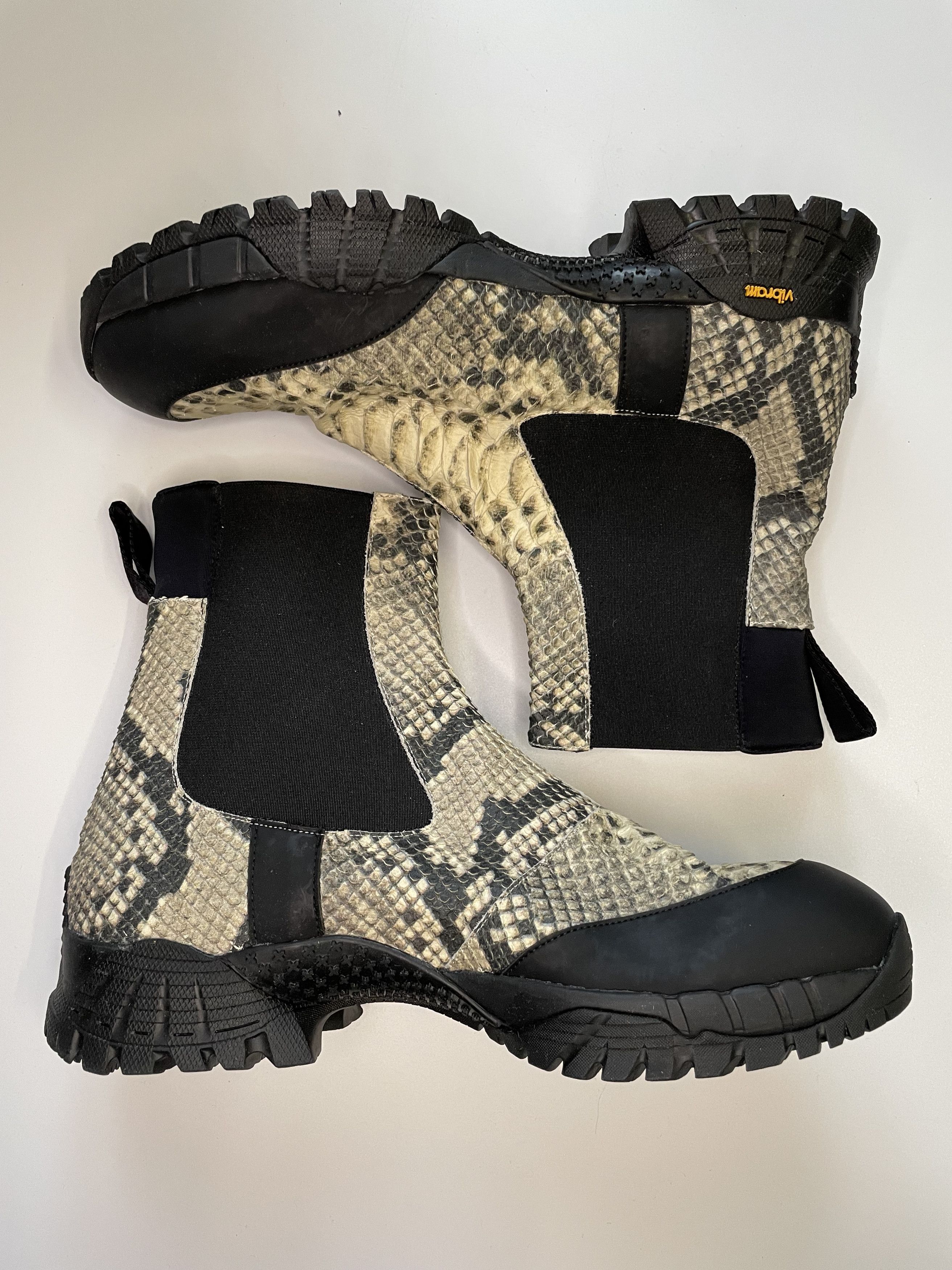 1017 ALYX 9SM × Vibram 1017 ALYX 9SM Vibram Chelsea Boots (0964) Size US 10 / EU 43 - 11 Thumbnail