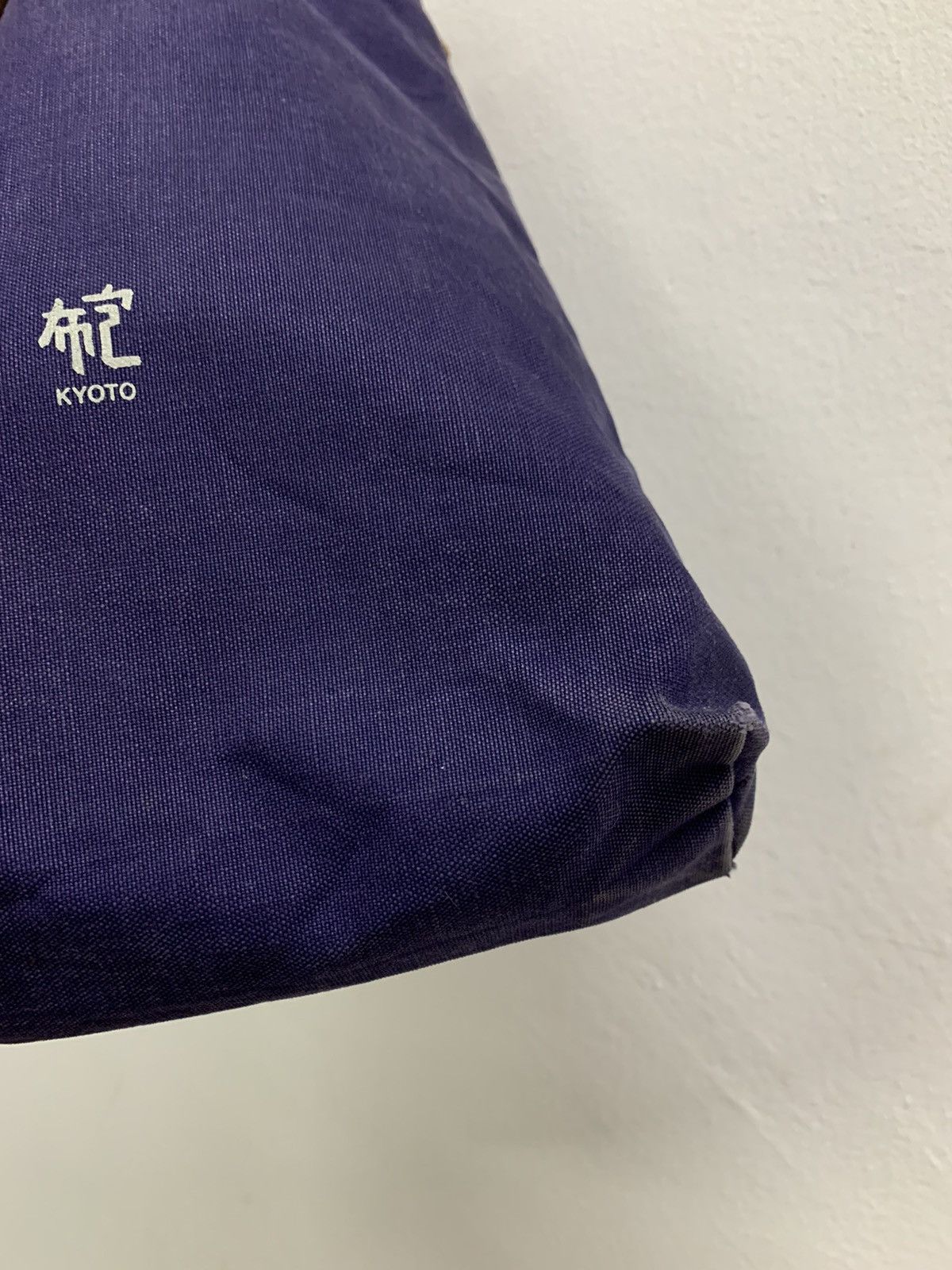 Canvas × Ichizawa Shinzaburo Hanpu × Vintage Vintage Ichizawa Shinzaburo Hanpu Sling Bag Canvas Size ONE SIZE - 11 Thumbnail