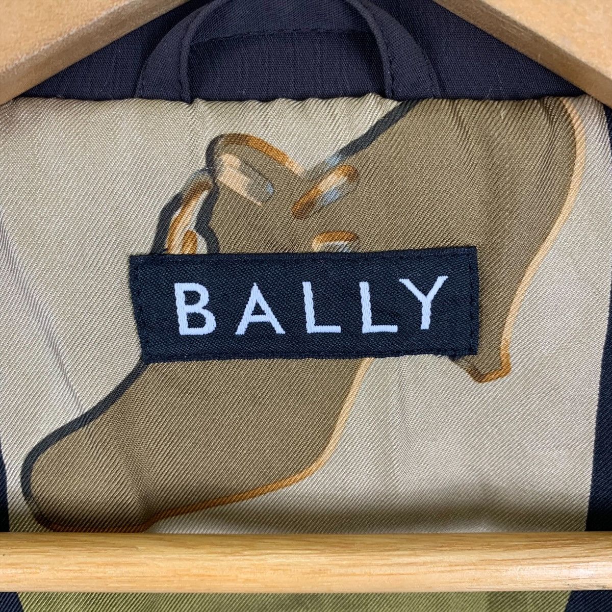 Bally × Vintage BALLY Swiss Luxury Fashion Design Full Button Quilted Jacket Size US M / EU 48-50 / 2 - 6 Thumbnail