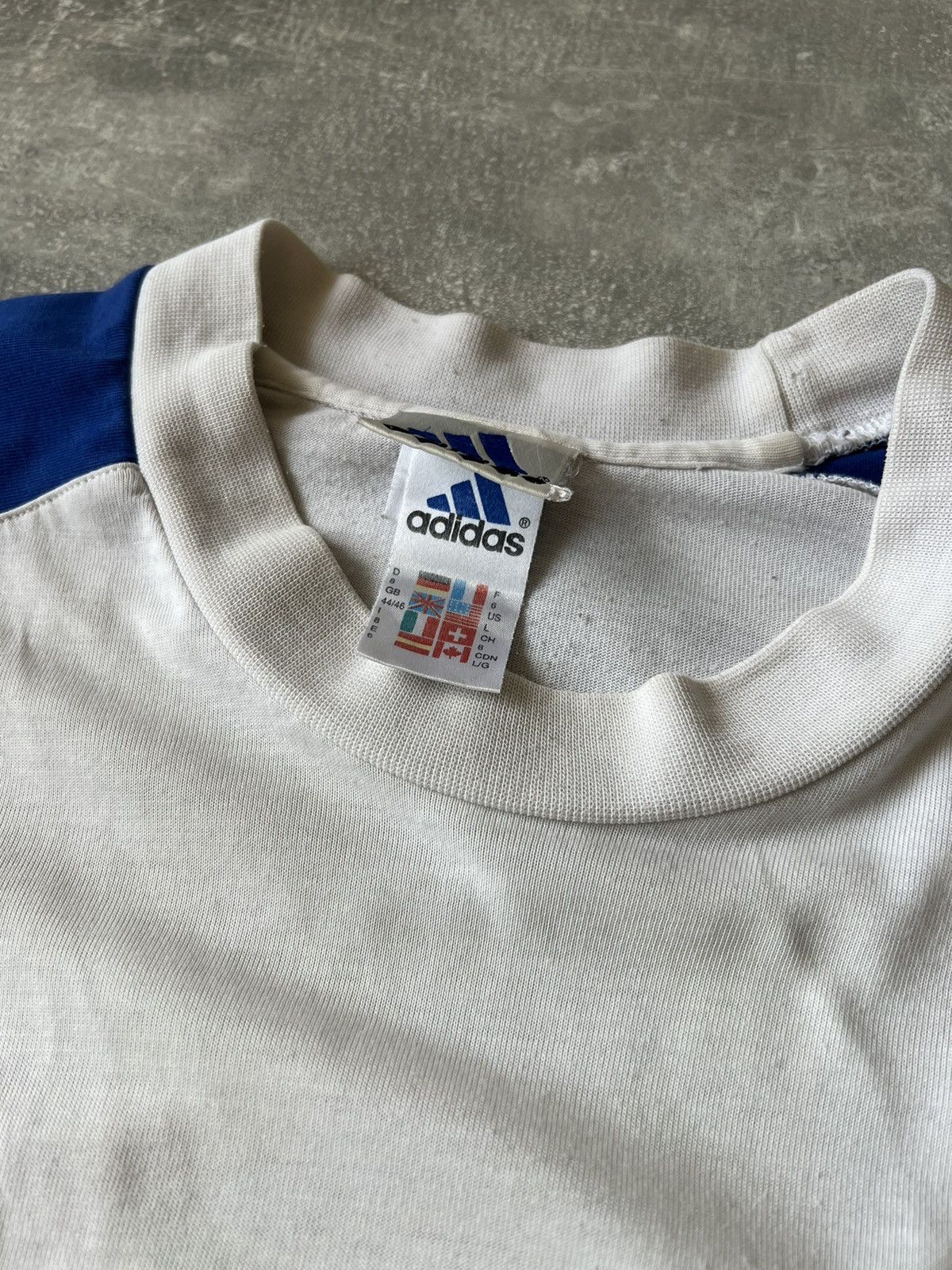 Vintage Vintage Adidas Shirt Size M - L Size US M / EU 48-50 / 2 - 4 Thumbnail