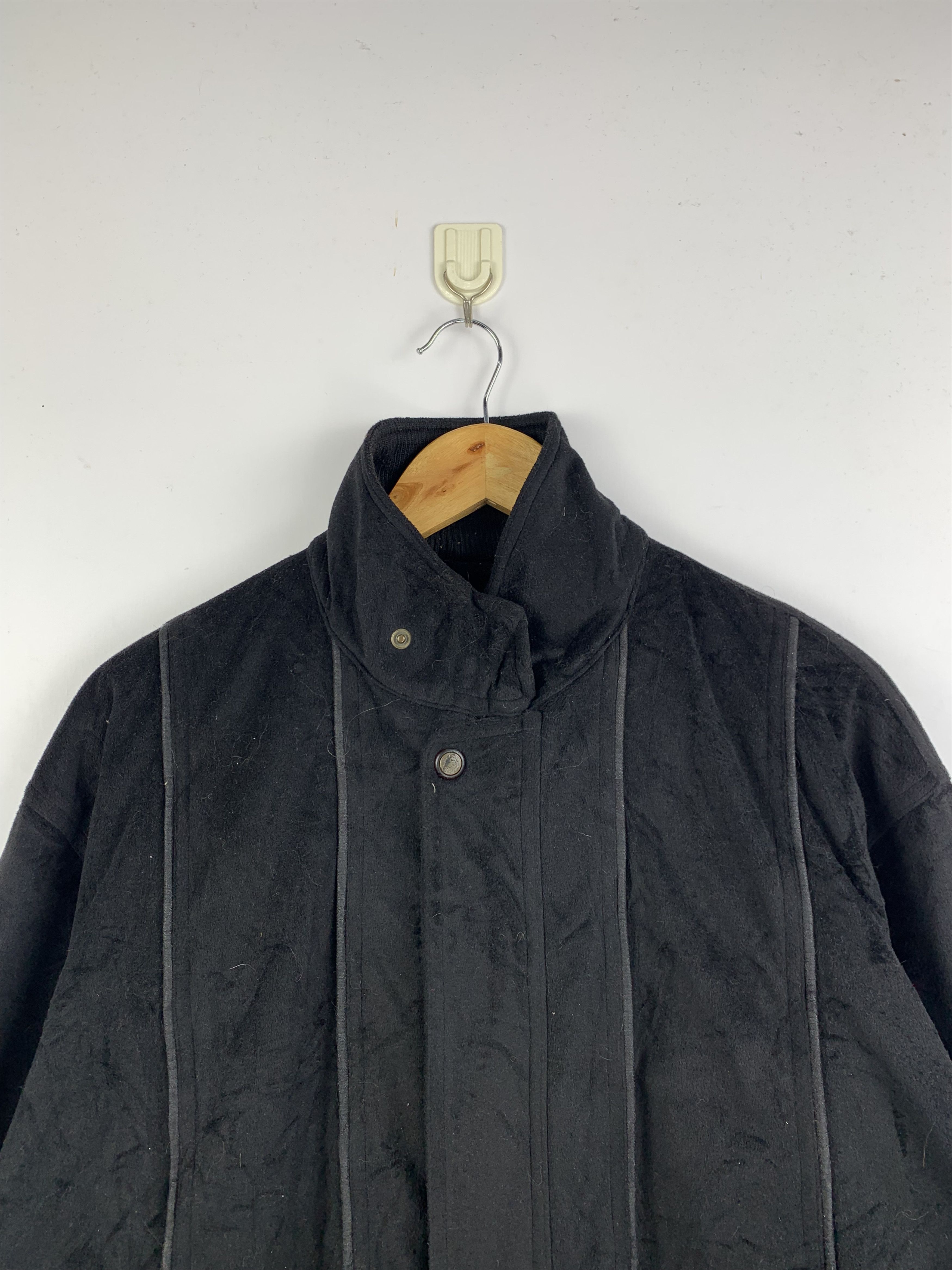 Japanese Brand Vintage INTL PARIS Fleece Bomber Jacket Black XL Size US XL / EU 56 / 4 - 3 Thumbnail