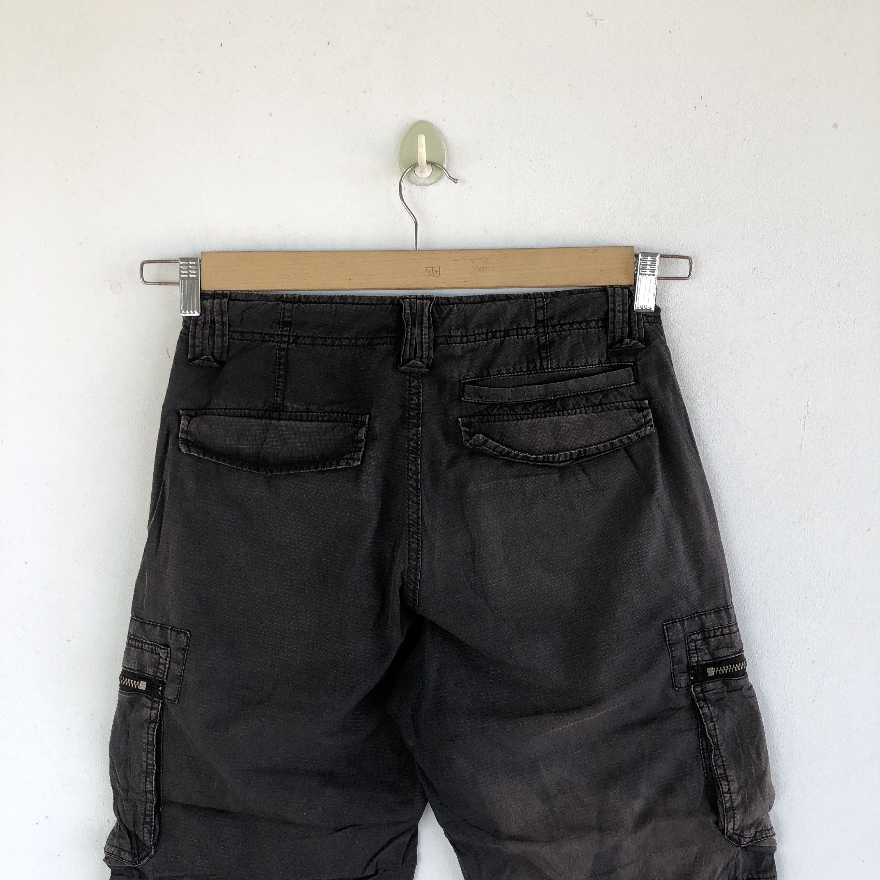 Japanese Brand × Vintage Vintage Japanese Cargo Pants Multi Pocket Bondage Trousers Size US 30 / EU 46 - 4 Thumbnail
