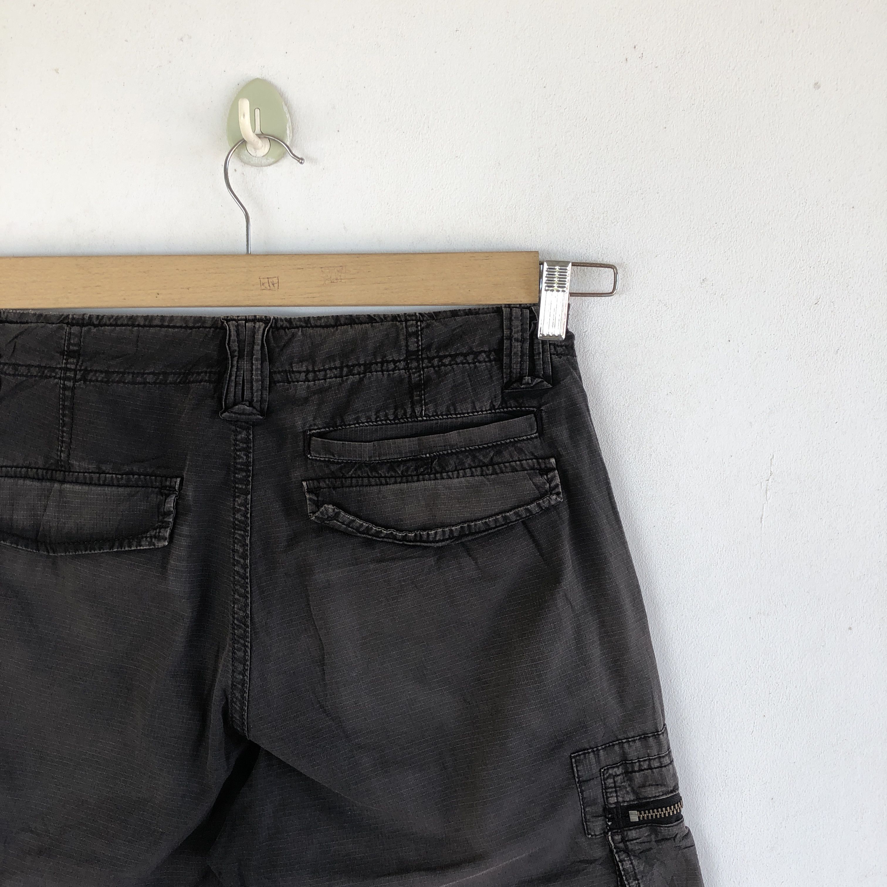 Japanese Brand × Vintage Vintage Japanese Cargo Pants Multi Pocket Bondage Trousers Size US 30 / EU 46 - 7 Thumbnail