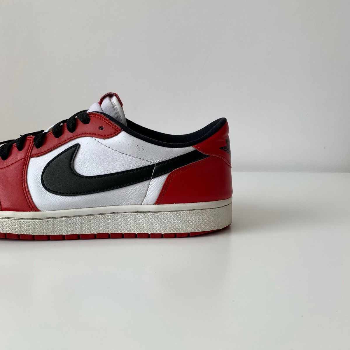 Jordan Brand 2016 Nike Jordan 1 Low Retro Chicago Size US 13 / EU 46 - 13 Thumbnail