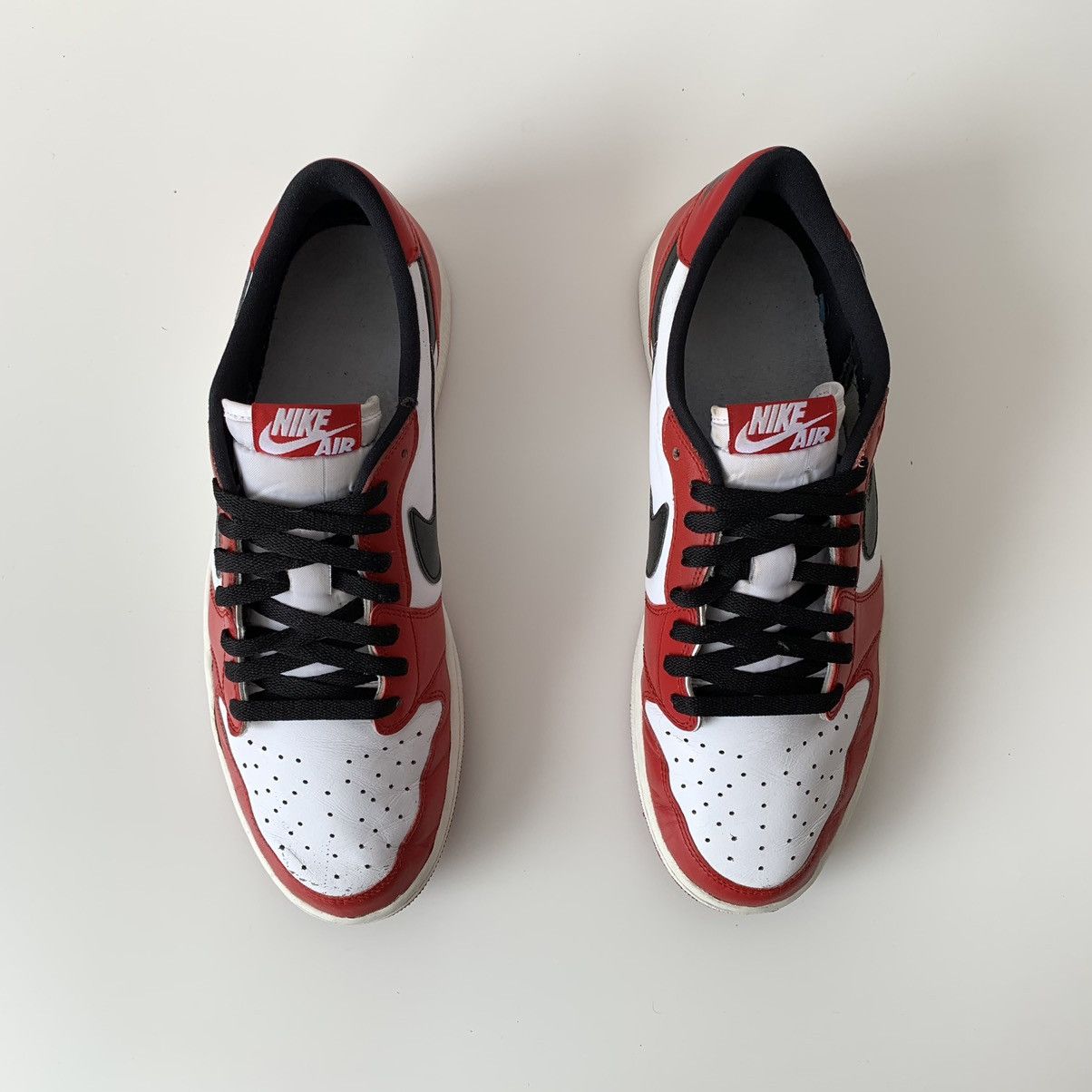 Jordan Brand 2016 Nike Jordan 1 Low Retro Chicago Size US 13 / EU 46 - 7 Thumbnail