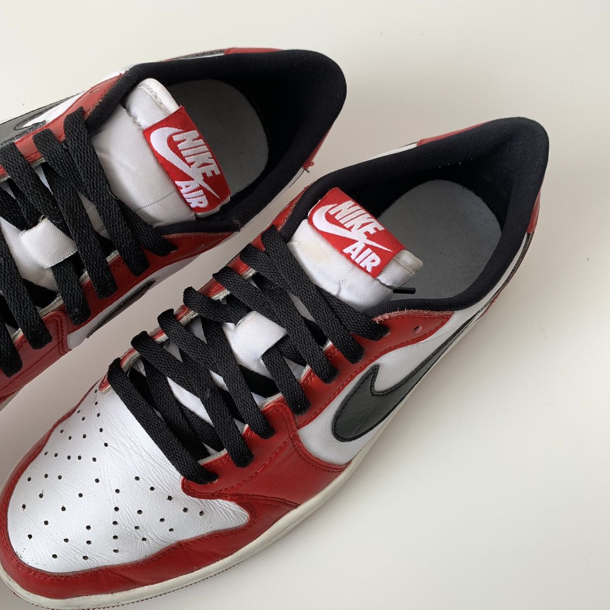 Jordan Brand 2016 Nike Jordan 1 Low Retro Chicago Size US 13 / EU 46 - 8 Thumbnail