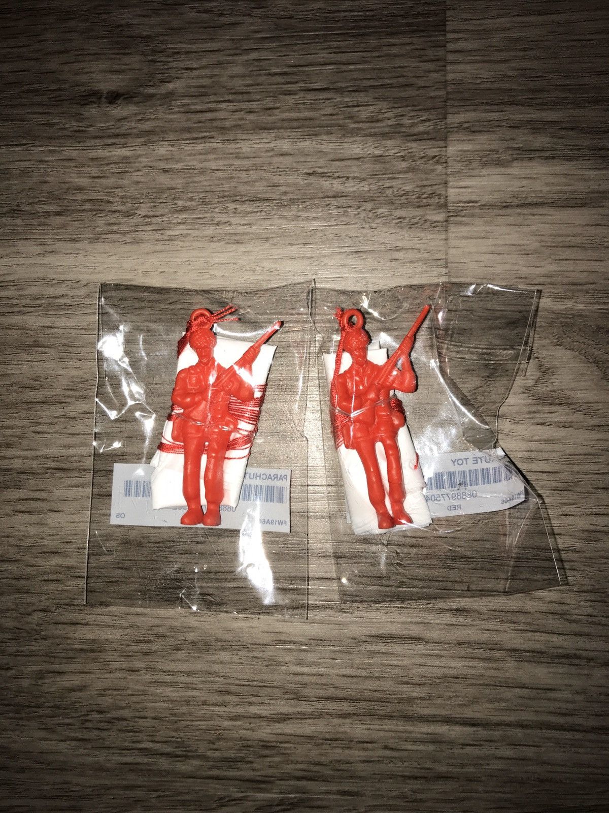 Supreme Supreme Parachute Toy (pack of 1) Size ONE SIZE - 1 Preview