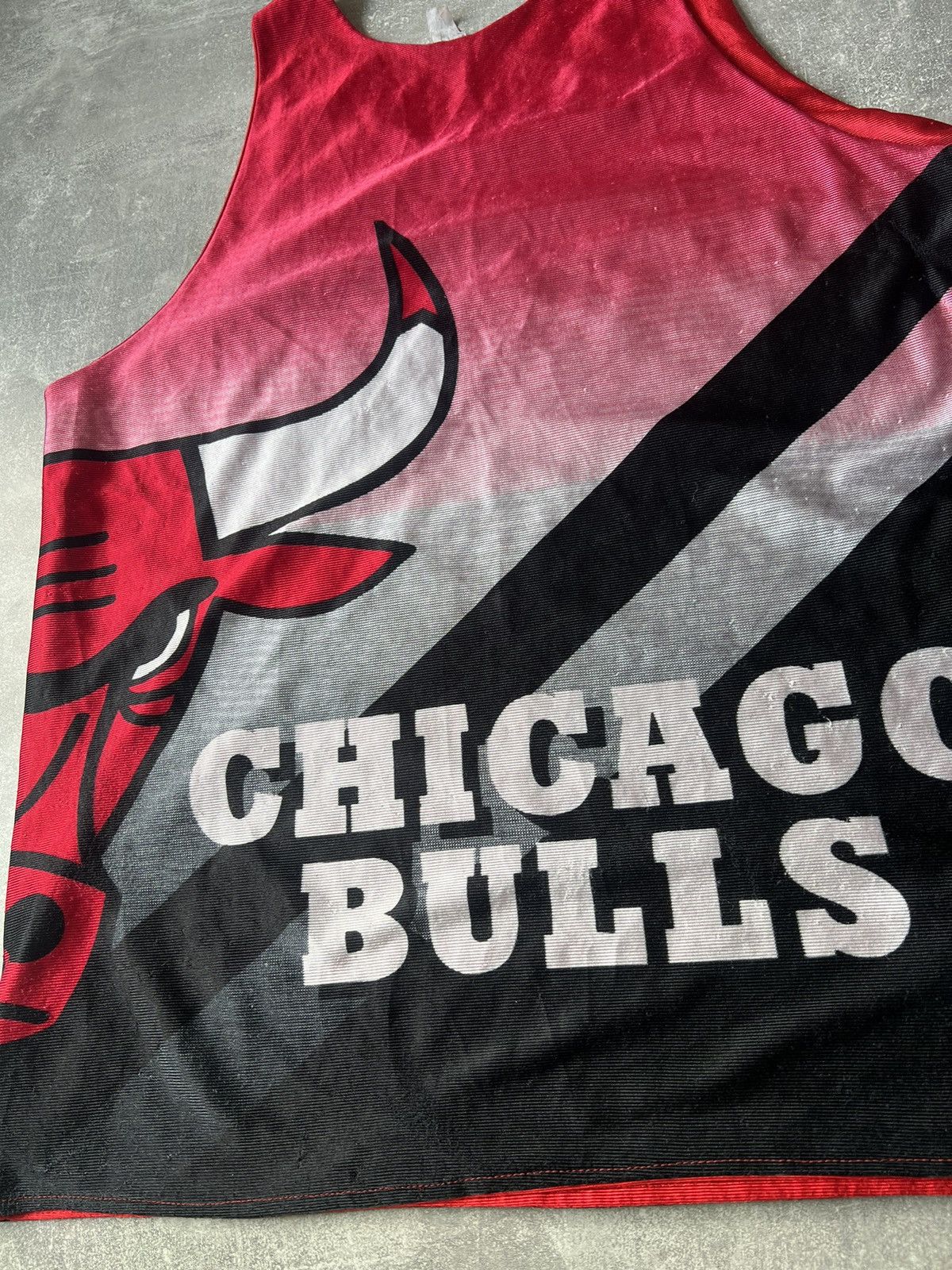 NBA Vintage NBA Chicago Bulls Red Tanks Jersey Size L - XL Size US XL / EU 56 / 4 - 7 Thumbnail