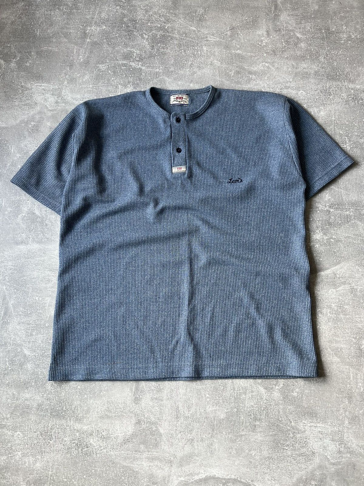 Levi's 90S Vintage Levis Blue T Shirt Size L Size US L / EU 52-54 / 3 - 1 Thumbnail