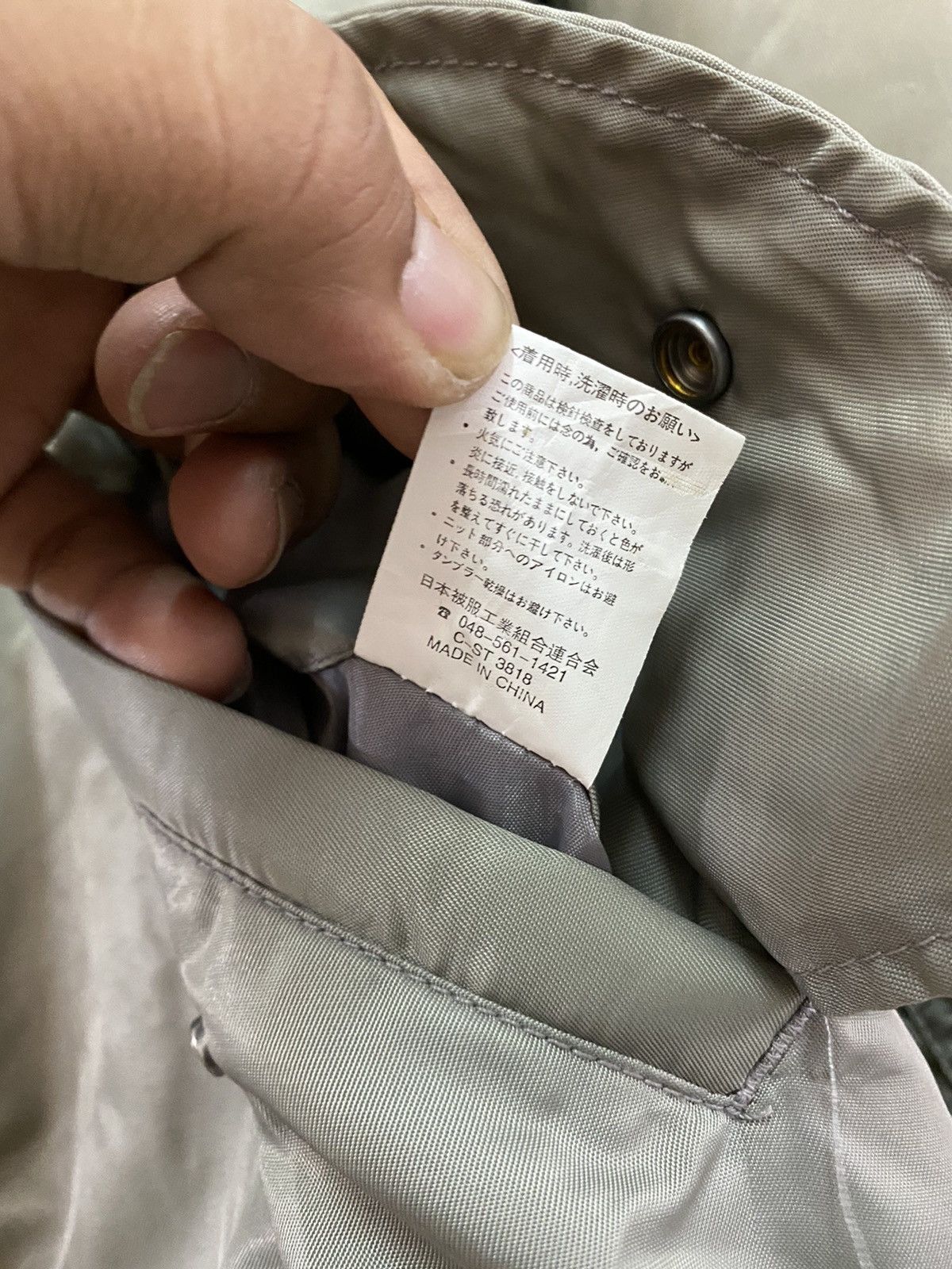 FADDED VINTAGE BOMBER JACKET DISTRESSED SILVER