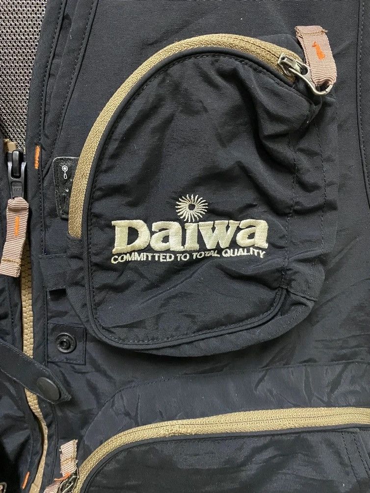 Japanese Brand Daiwa Great Banff Bubble Pocket Fishing Vest fishing Gear Size US M / EU 48-50 / 2 - 6 Thumbnail
