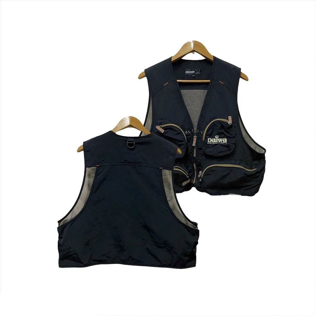 image of Chaos Fishing Club x Tracey Vest Daiwa Great Banff Bubble Pocket Fishing Vest Fishing Gear in Black