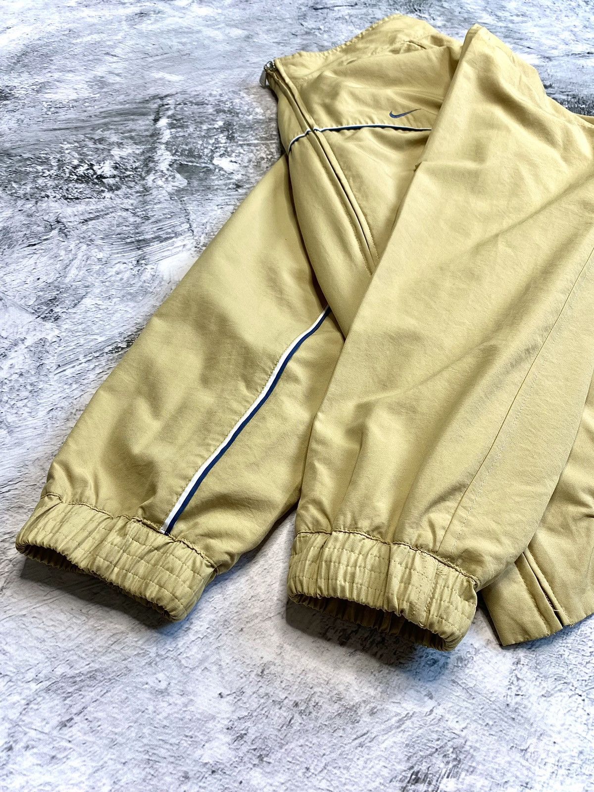 Nike × Vintage 🔥Vintage Nike Cream Jacket y2k🔥 ( L ) Size US L / EU 52-54 / 3 - 7 Thumbnail