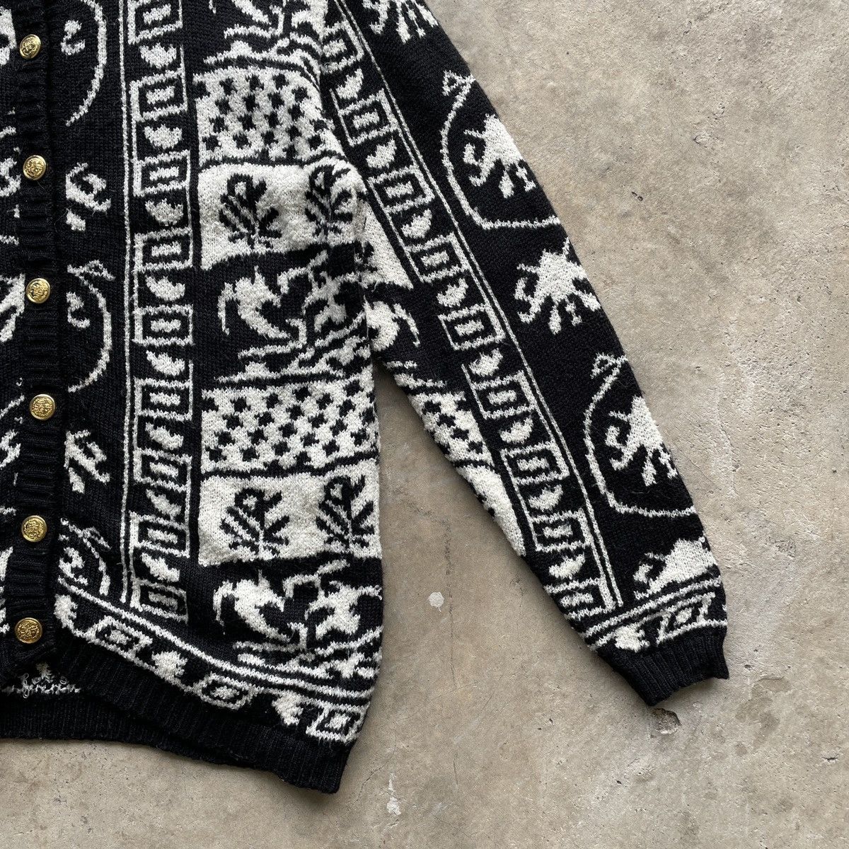 Japanese Brand Vintage Palls Pyra Black/White Full Print Button Up Cardigan Size US S / EU 44-46 / 1 - 6 Thumbnail