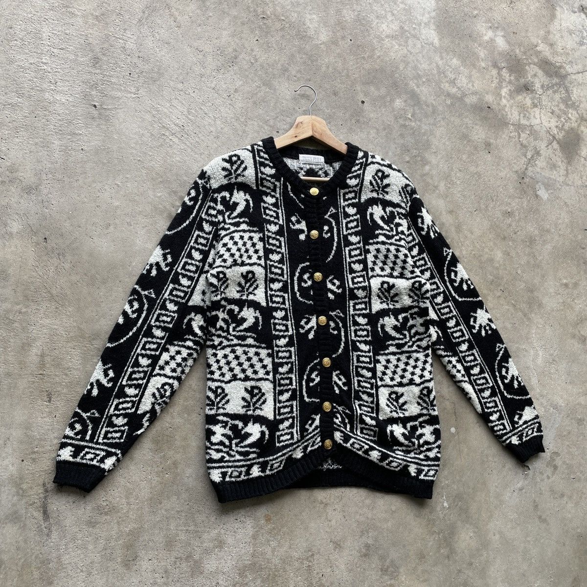 Japanese Brand Vintage Palls Pyra Black/White Full Print Button Up Cardigan Size US S / EU 44-46 / 1 - 3 Thumbnail