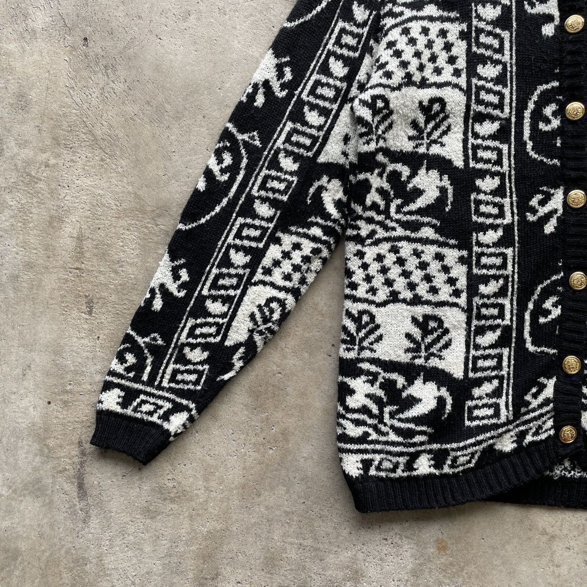 Japanese Brand Vintage Palls Pyra Black/White Full Print Button Up Cardigan Size US S / EU 44-46 / 1 - 5 Thumbnail