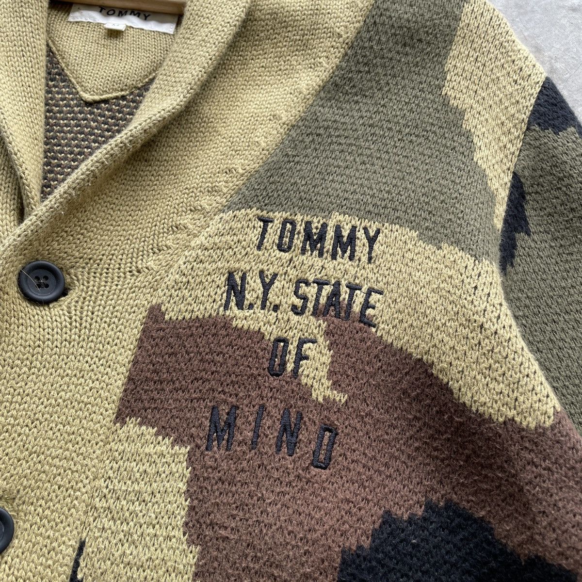 Japanese Brand Vintage Tommy Kanye West Camo Style Cardigan Knitwear RARE Size US M / EU 48-50 / 2 - 6 Thumbnail