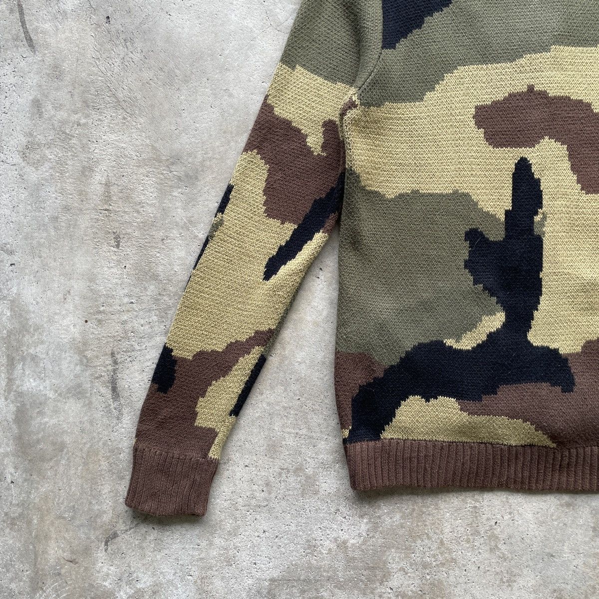 Japanese Brand Vintage Tommy Kanye West Camo Style Cardigan Knitwear RARE Size US M / EU 48-50 / 2 - 9 Thumbnail