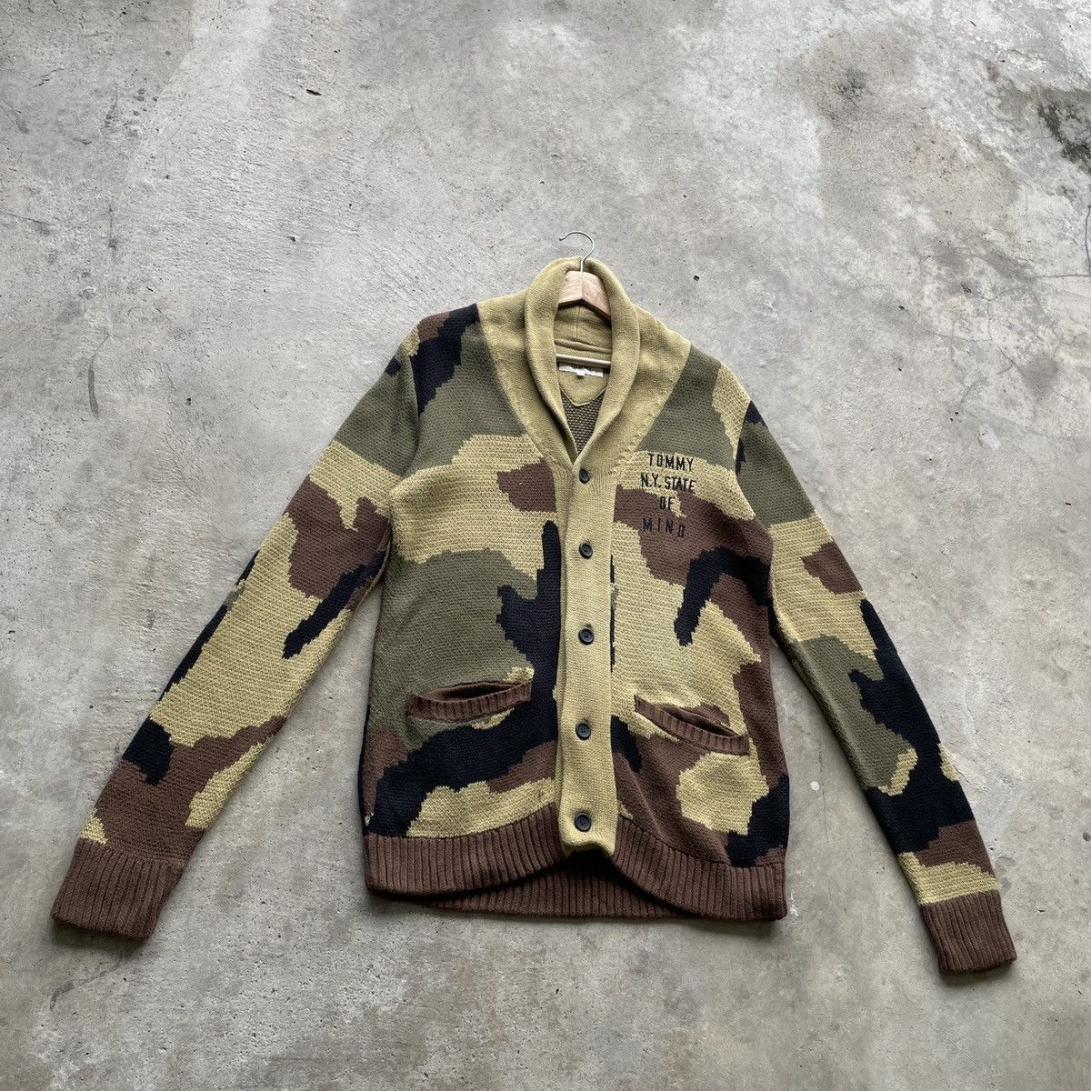 Japanese Brand Vintage Tommy Kanye West Camo Style Cardigan Knitwear RARE Size US M / EU 48-50 / 2 - 2 Thumbnail
