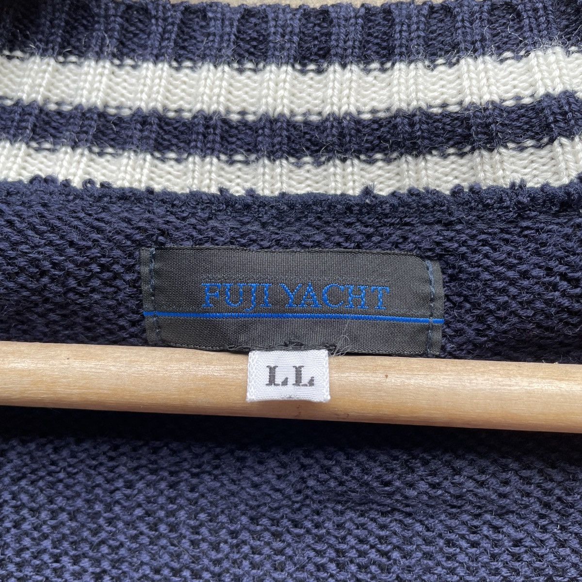 Japanese Brand Vintage Fuji Yacht Dark Blue V-neck Knitwear Sweater Jumper Size US M / EU 48-50 / 2 - 6 Thumbnail