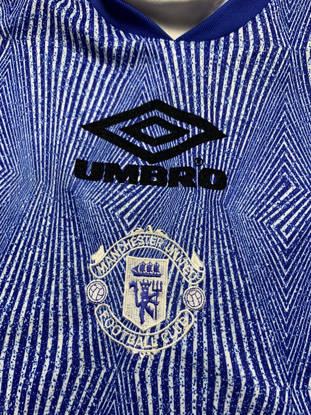 Vintage Vintage Manchester United blue jersey Umbro monogram size L Size US L / EU 52-54 / 3 - 3 Thumbnail