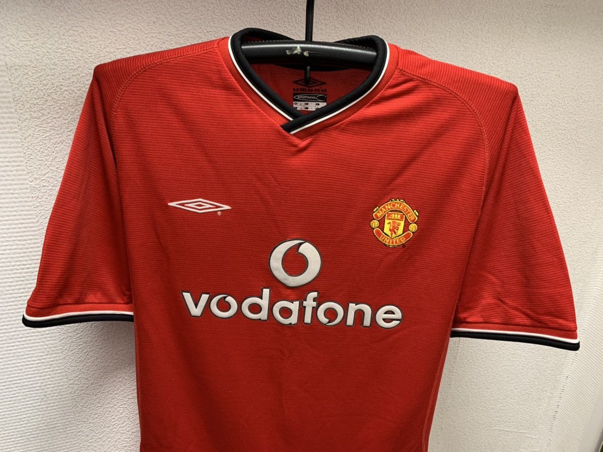 Umbro Manchester United umbro vintage soccer jersey L sz Vodafone Size US M / EU 48-50 / 2 - 2 Thumbnail