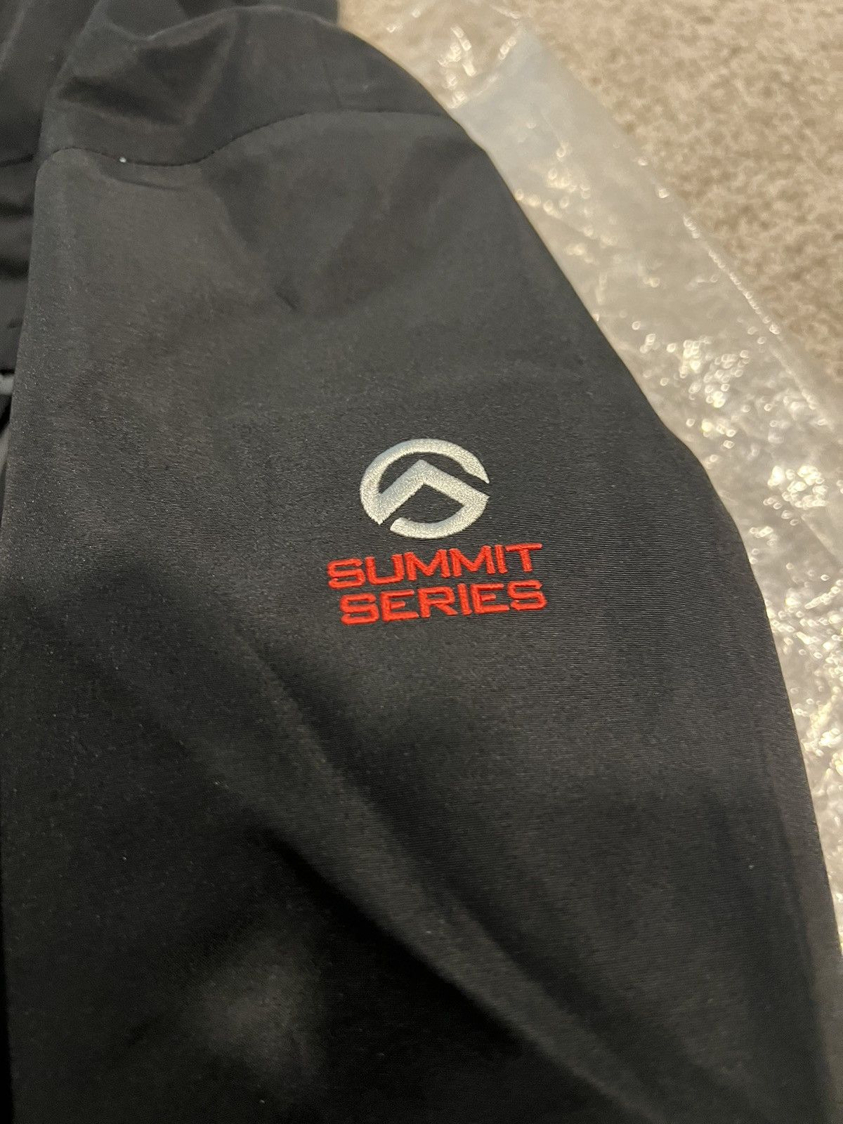 Supreme × The North Face Supreme The North Face Summit Size US M / EU 48-50 / 2 - 7 Thumbnail