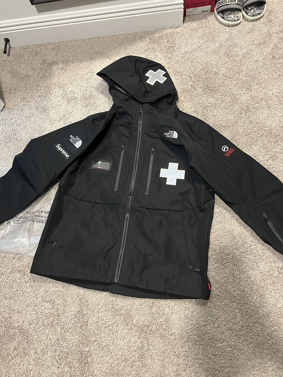 Supreme × The North Face Supreme The North Face Summit Size US M / EU 48-50 / 2 - 13 Thumbnail